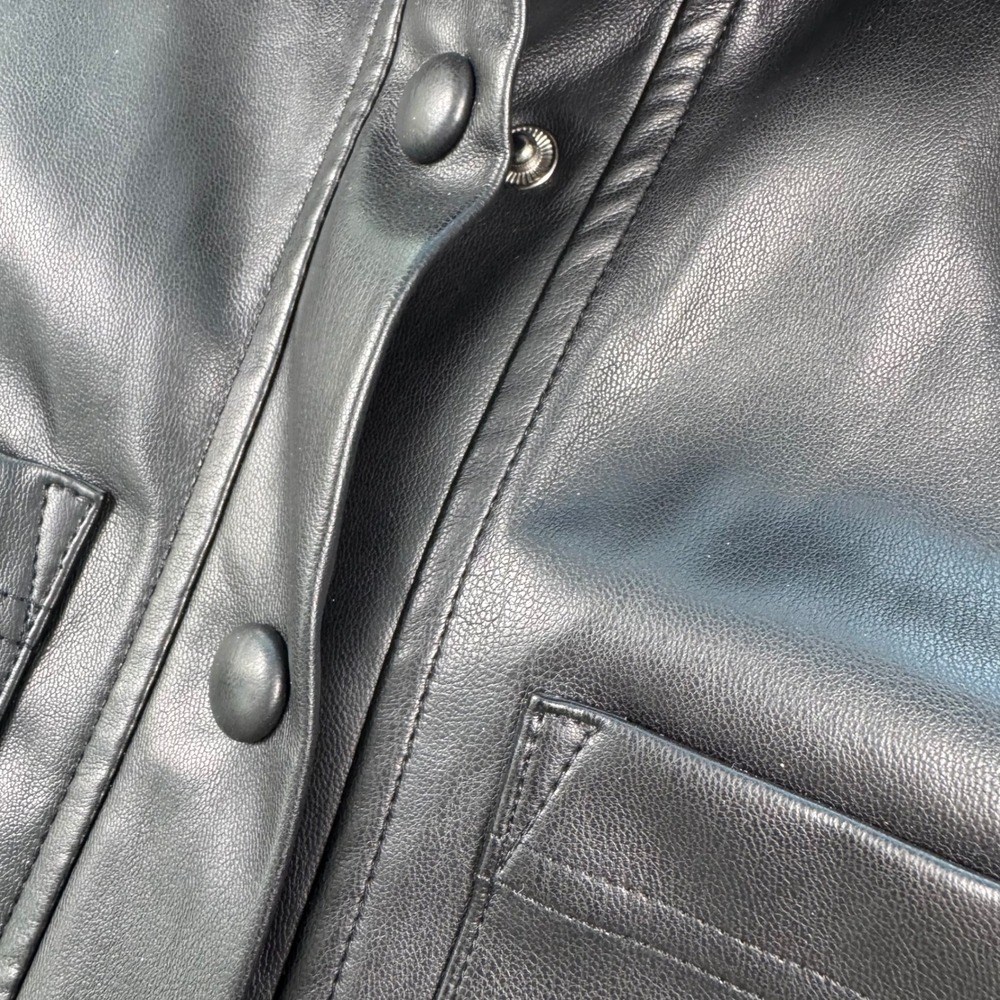 EVEREVE Cropped Black Faux Leather Short Sleeve Button Up Shirt Top Size M - Picture 8 of 8